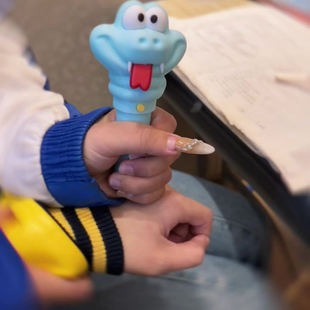 疯狂动漫周边动物城2卡通手持3D打印血清中性笔盖瑞一条蛇解毒笔