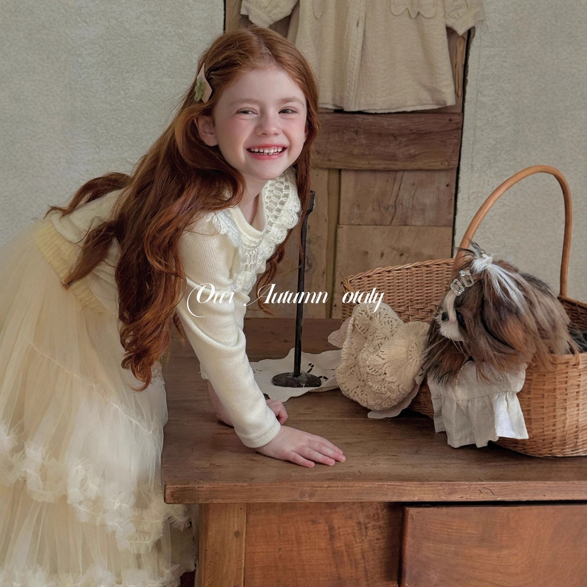 2025秋季新款童装女童针织米色花边打底韩系儿童套头内搭上衣