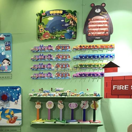 幼儿园晨检用品木质签到板学习玩具毛巾挂勾架儿童身高板哈哈镜