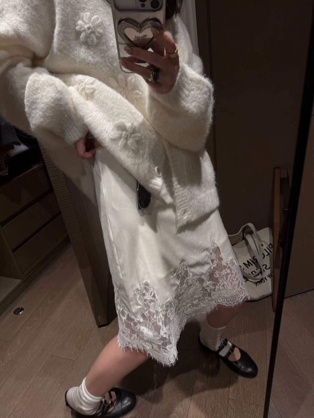 蕾丝拼接丝绒半身裙女2026早秋新款复古高腰显瘦A字中裙百搭裙子