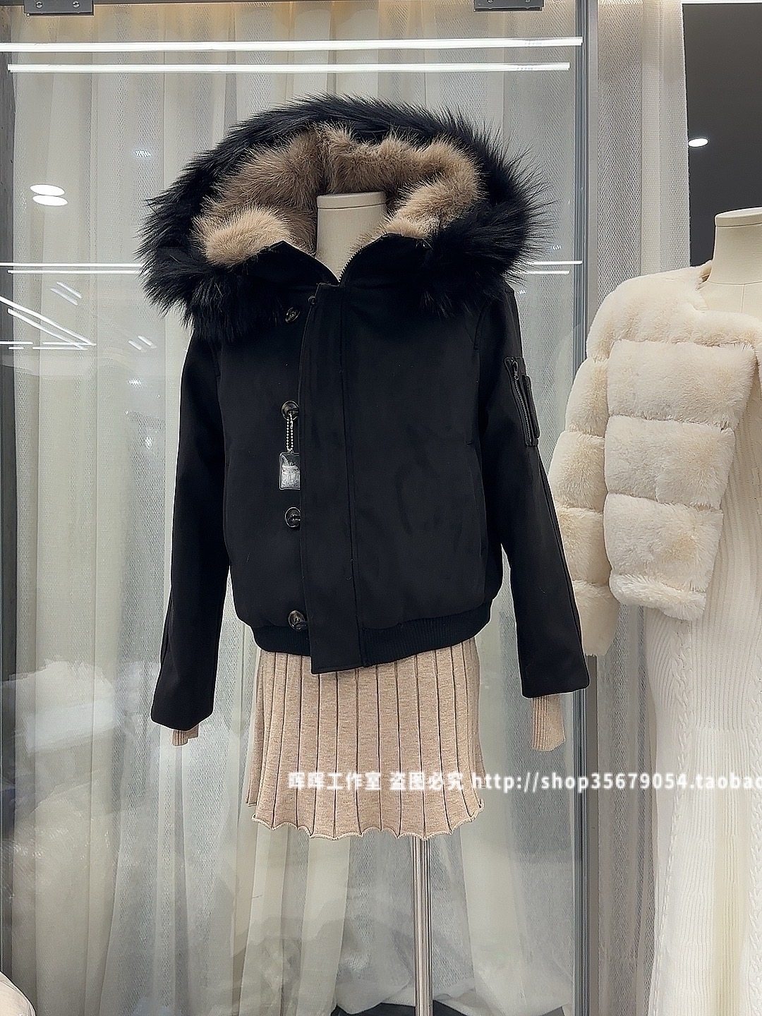 2025新款女装秋冬韩版宽松显瘦连帽羽绒服女短款加厚保暖外套