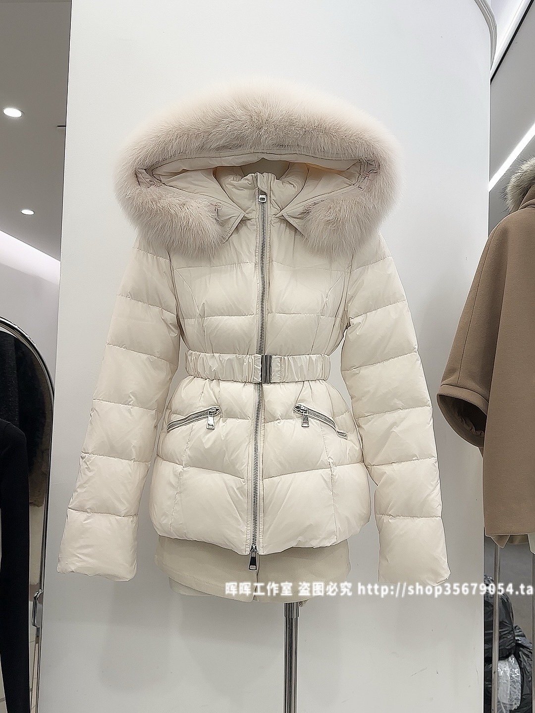 2025新款女装秋冬韩版修身显瘦连帽羽绒服女短款夹克上衣女