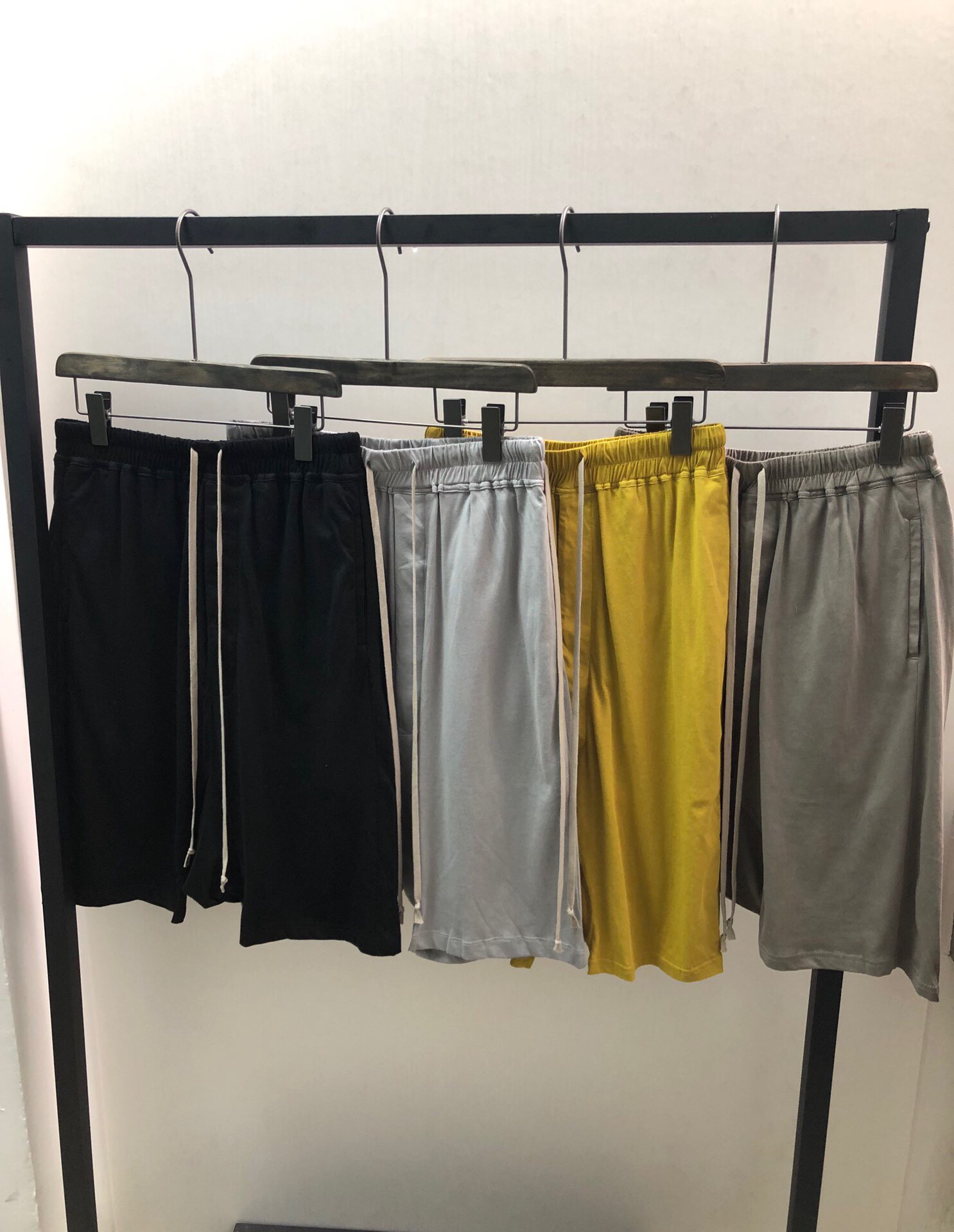 夏季暗黑风格纯色简约薄款松紧带抽绳休闲裤男士五分裤短裤沙滩裤