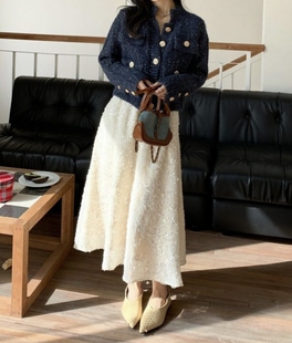 2024秋季新款品质大牌高级白色半身长裙显瘦A字裙垂感小香风半裙