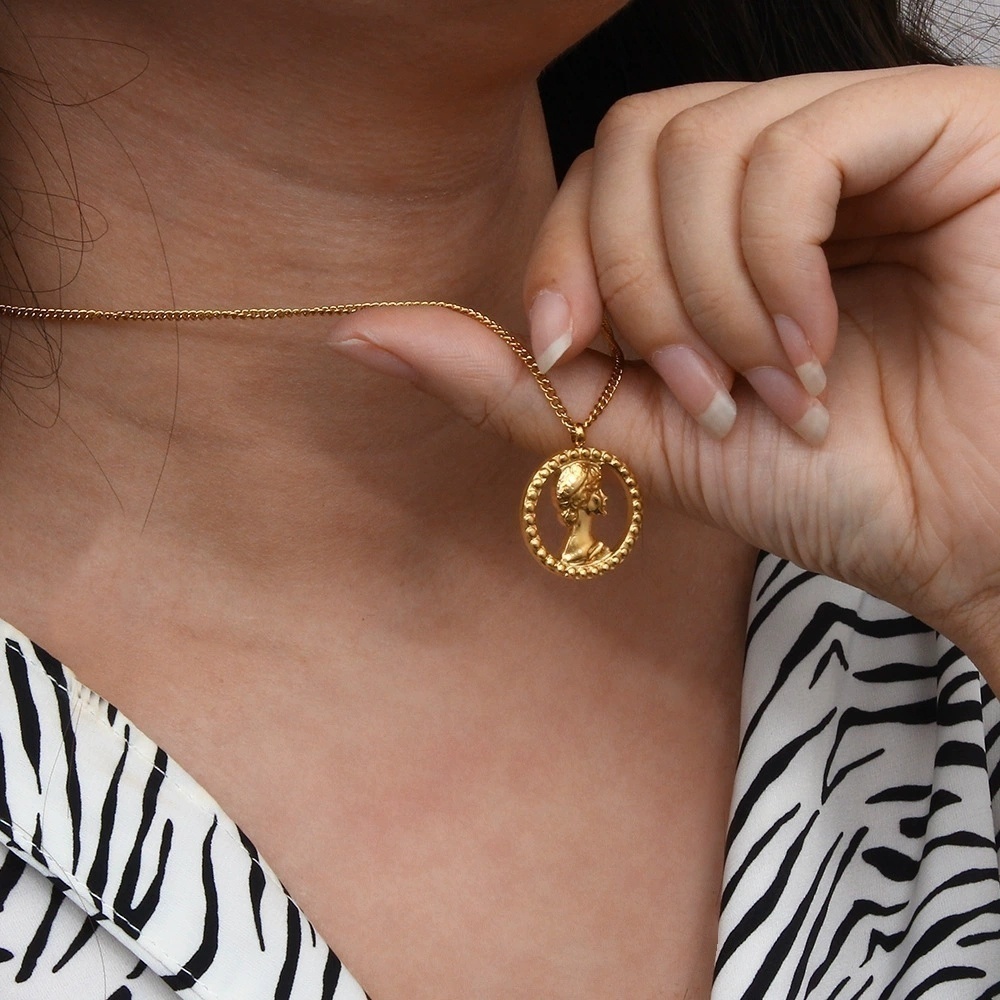 2024欧美经典立体浮雕人像钱币吊坠简约锁骨链复古毛衣链项链