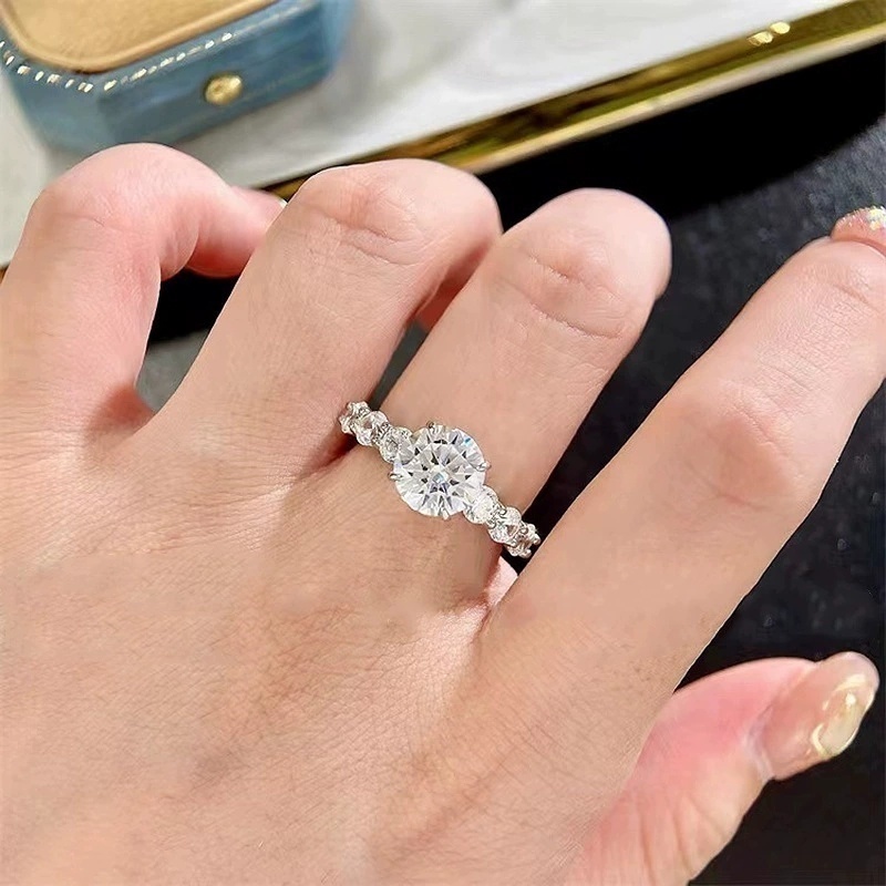 欧美2024新款s925银2克拉圆钻戒指女仿真钻星辰星光ins时尚大钻款