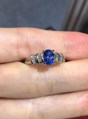 高净度满火彩电镀白金蓝宝石戒指