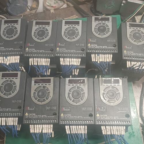 议价变频器HLP-C102HLP-C102-1D5G3HLP-C102-2D2G3
