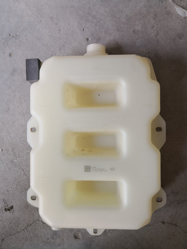 青岛解放副水箱原厂配件