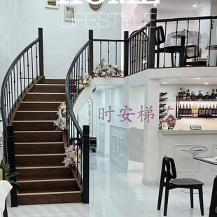 定制楼梯扶手复式轻奢铁艺小柱别墅豪华楼梯护栏北欧简约栏杆法式