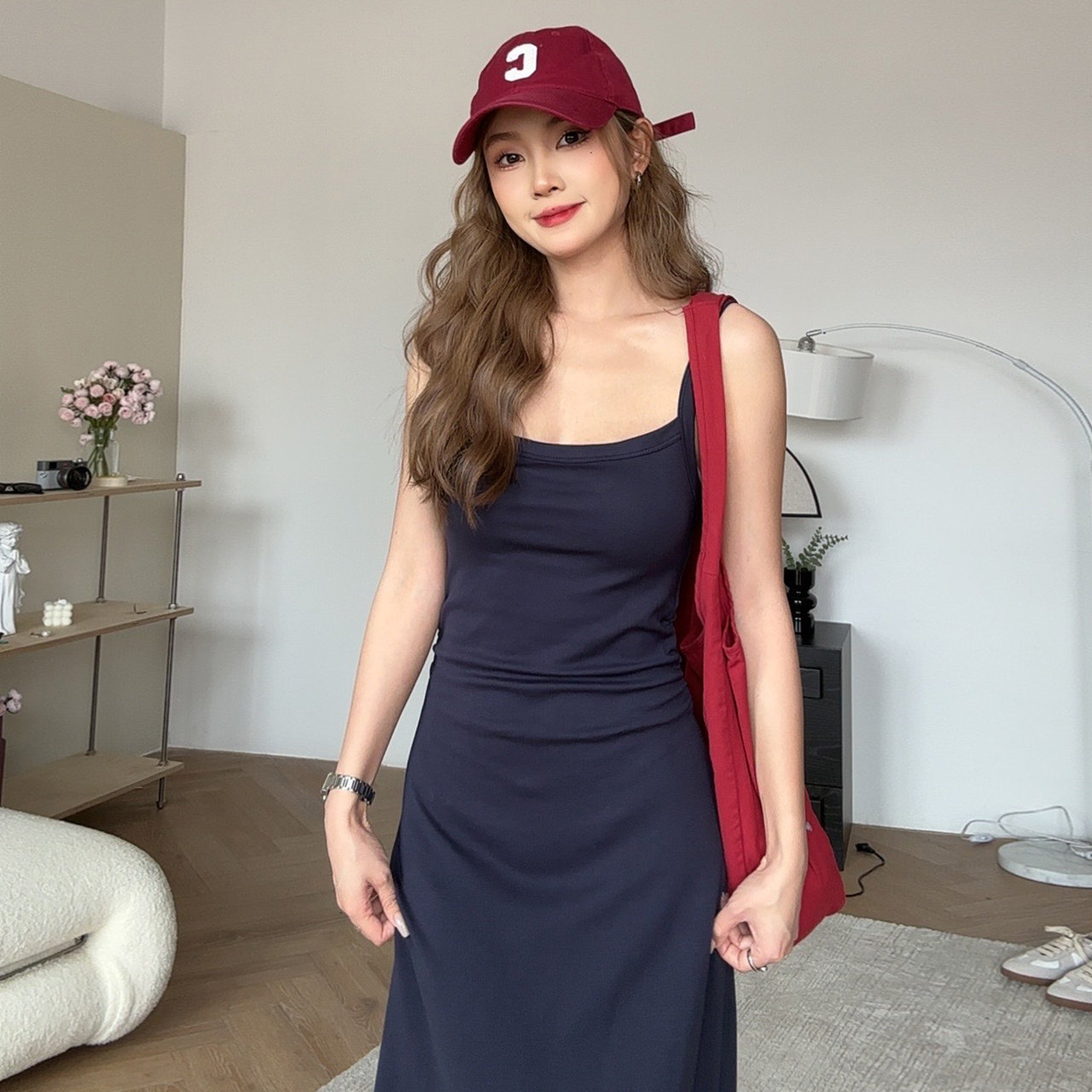 尔给修身吊带裙2024新款女法式高级感夏季气质海边度假收腰连衣裙