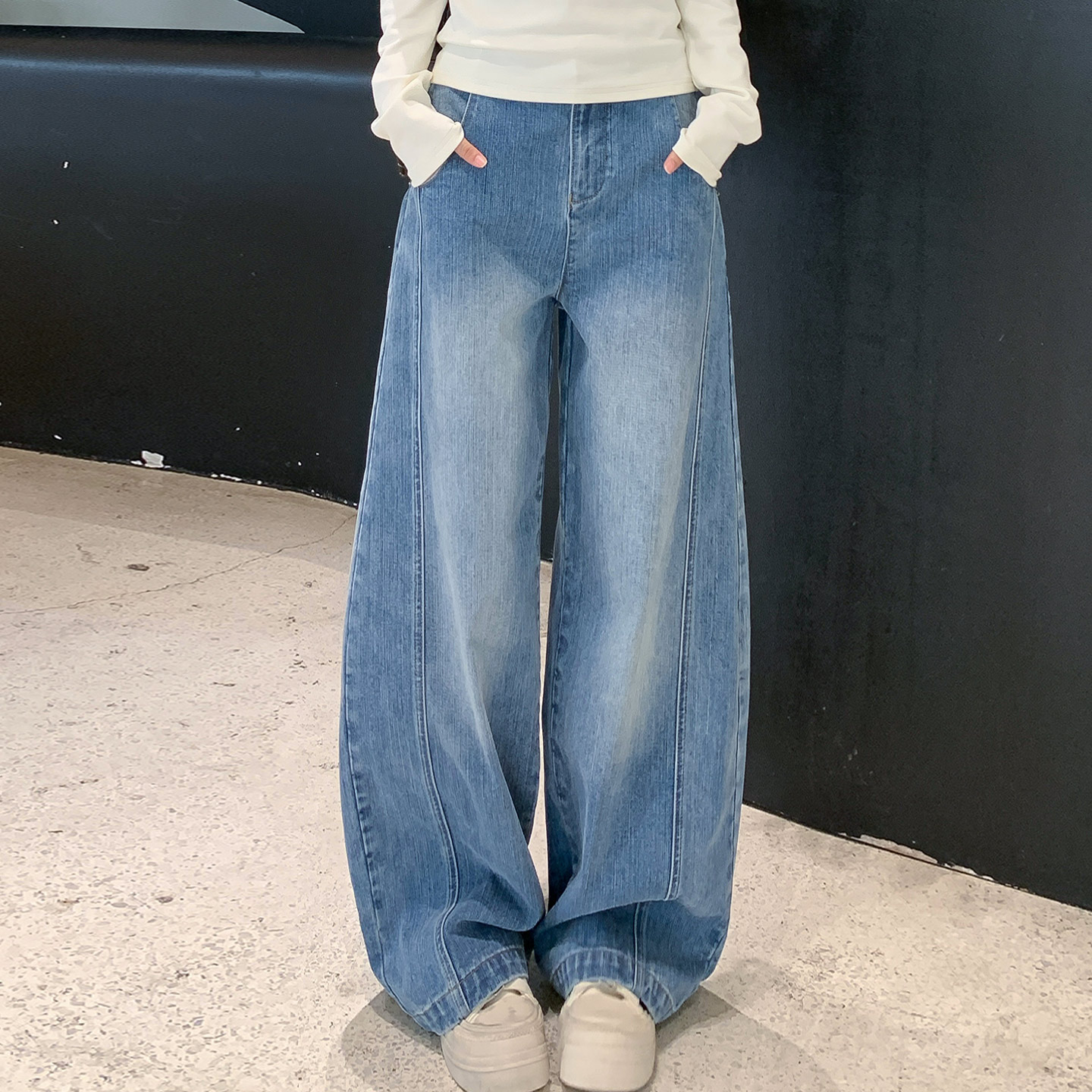 尔给初秋设计感竹节纹磨白牛仔裤女复古宽松百搭高腰阔腿小弯刀裤