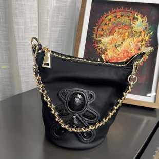 时尚 百搭休闲包包底长14cm宽9cm高18cmY29CB358808