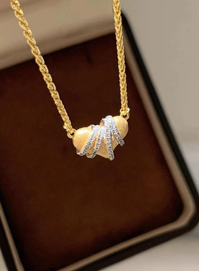 中古拉丝镶钻金色爱心吊坠项链女爆闪轻奢百搭微镶锆石锁骨链颈饰