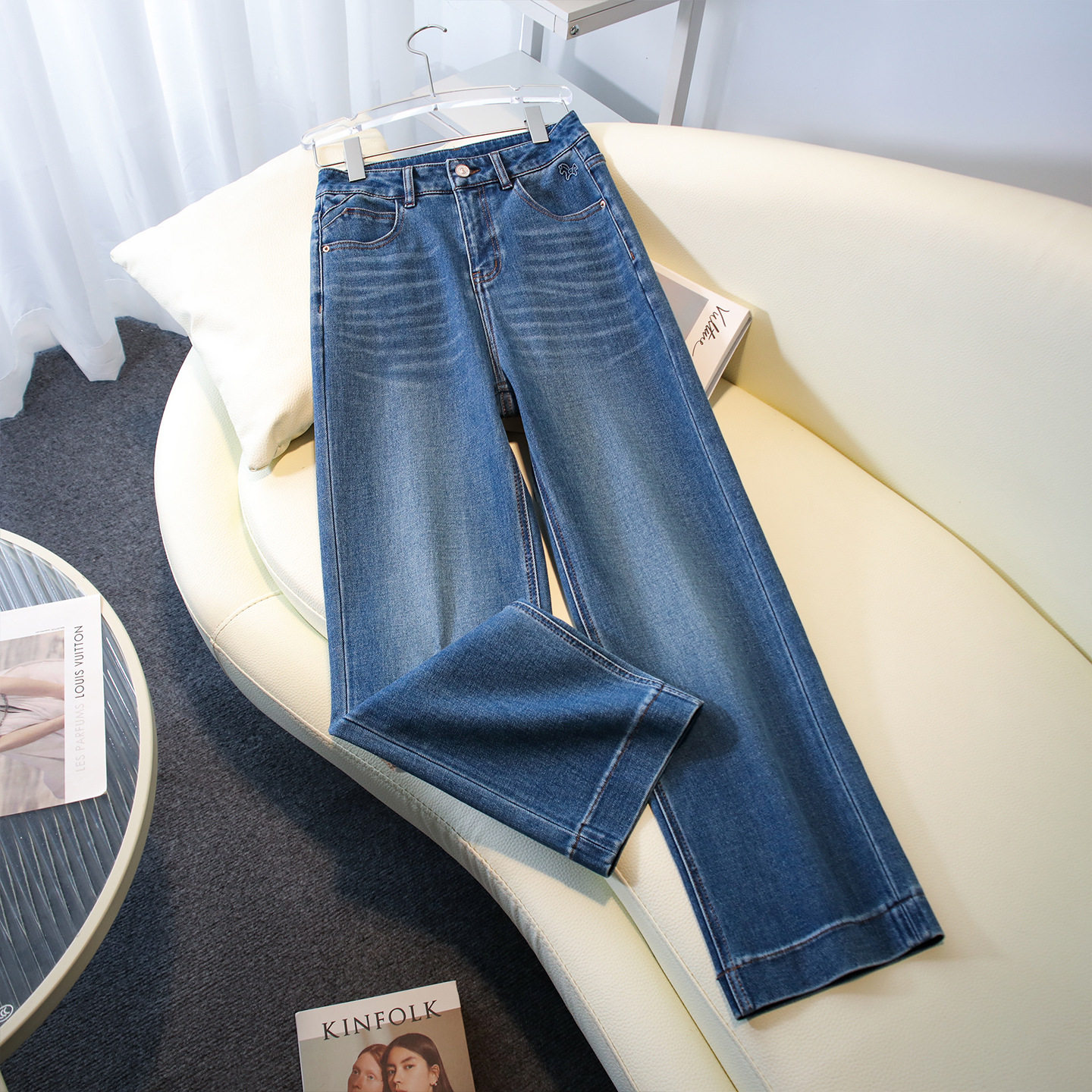 浅色宽松阔腿牛仔裤女春季2026新款今年流行爆款遮胯显瘦九分裤子