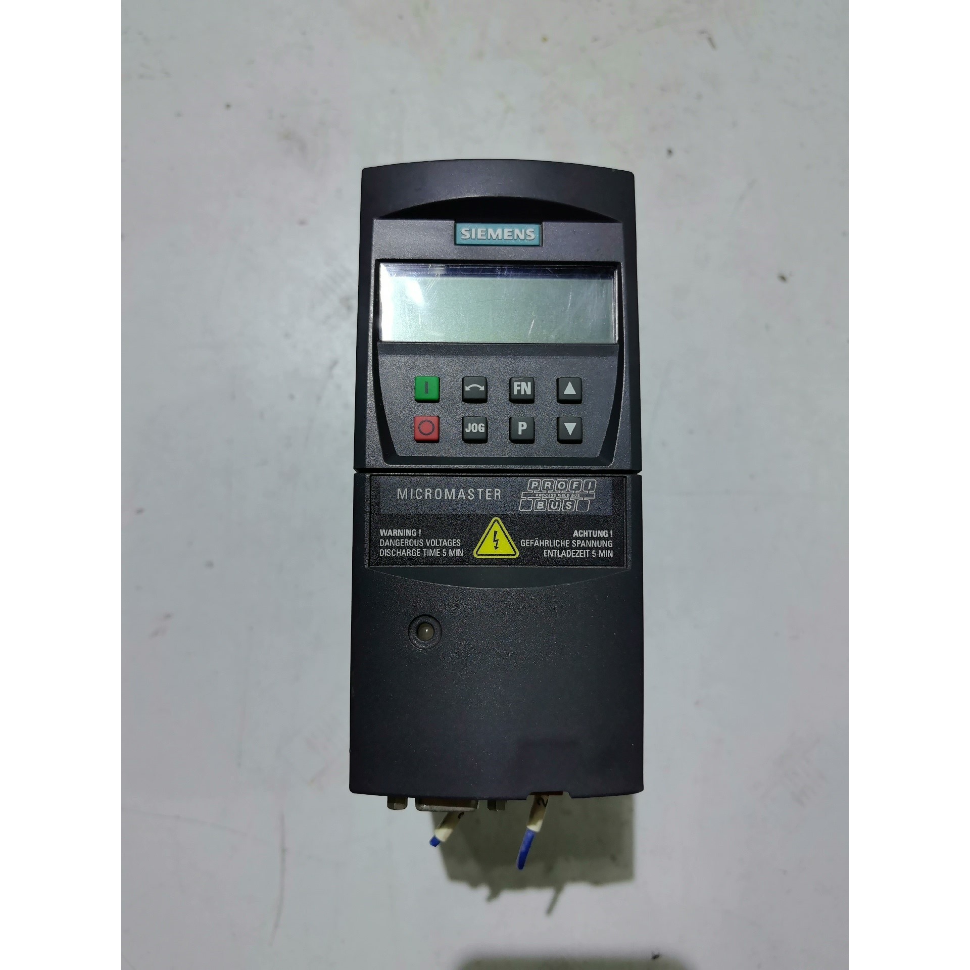 变频器11KW 6SE6440-2UD21-1AA1