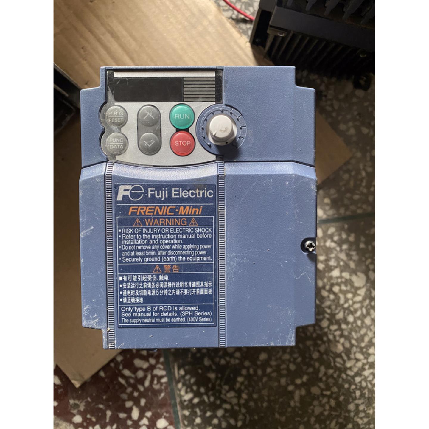 FRN0004C2S-4C 变频器 现货实拍 功