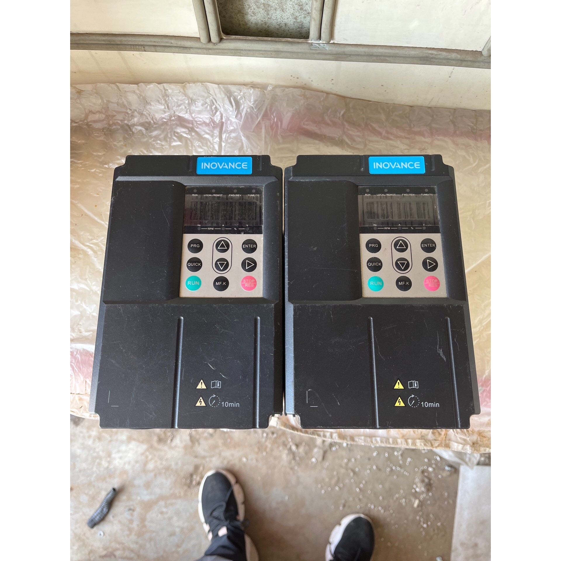 汇川变频器MD290T07G11PB-TC两台成色如图