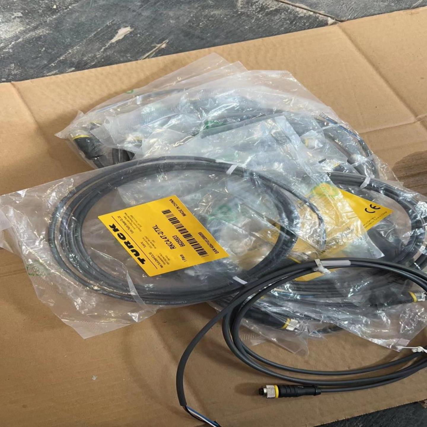 TURCK图尔克连接线pkc44t-2txl 剩余