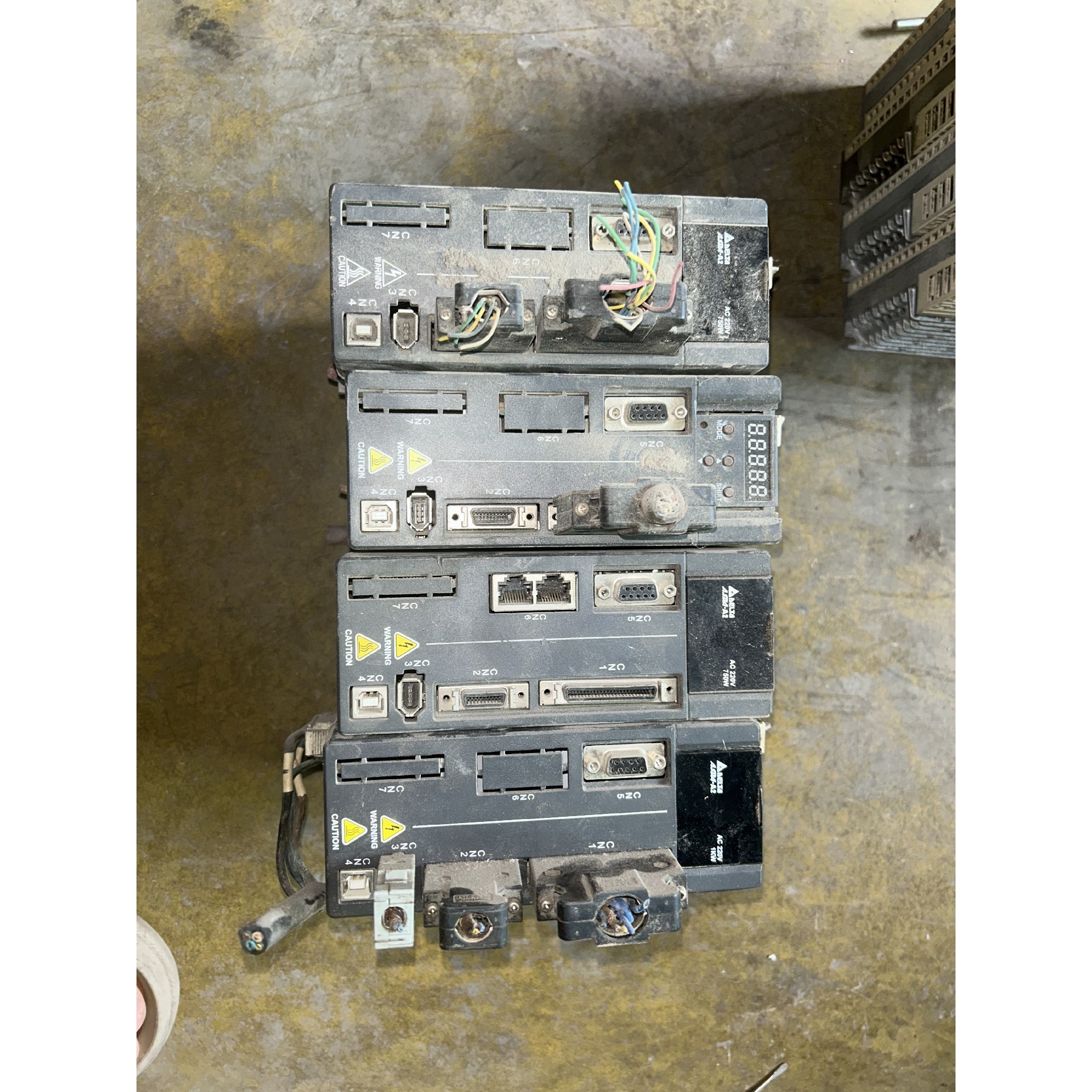 台达A2伺服驱动器750wASD-A2-0721-L二手