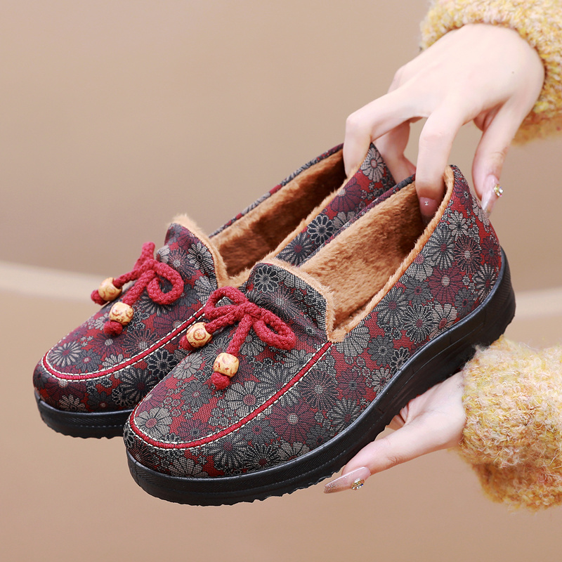 冬季新款加绒保暖妈妈棉鞋