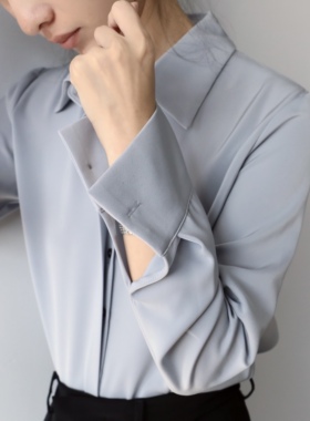 XINER 雾霾蓝色醋酸缎面长袖衬衫女高级感简约通勤职业OL面试衬衣