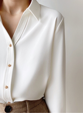 XINER 小V领白色衬衫女长袖简约通勤职场春秋季chic复古正肩衬衣