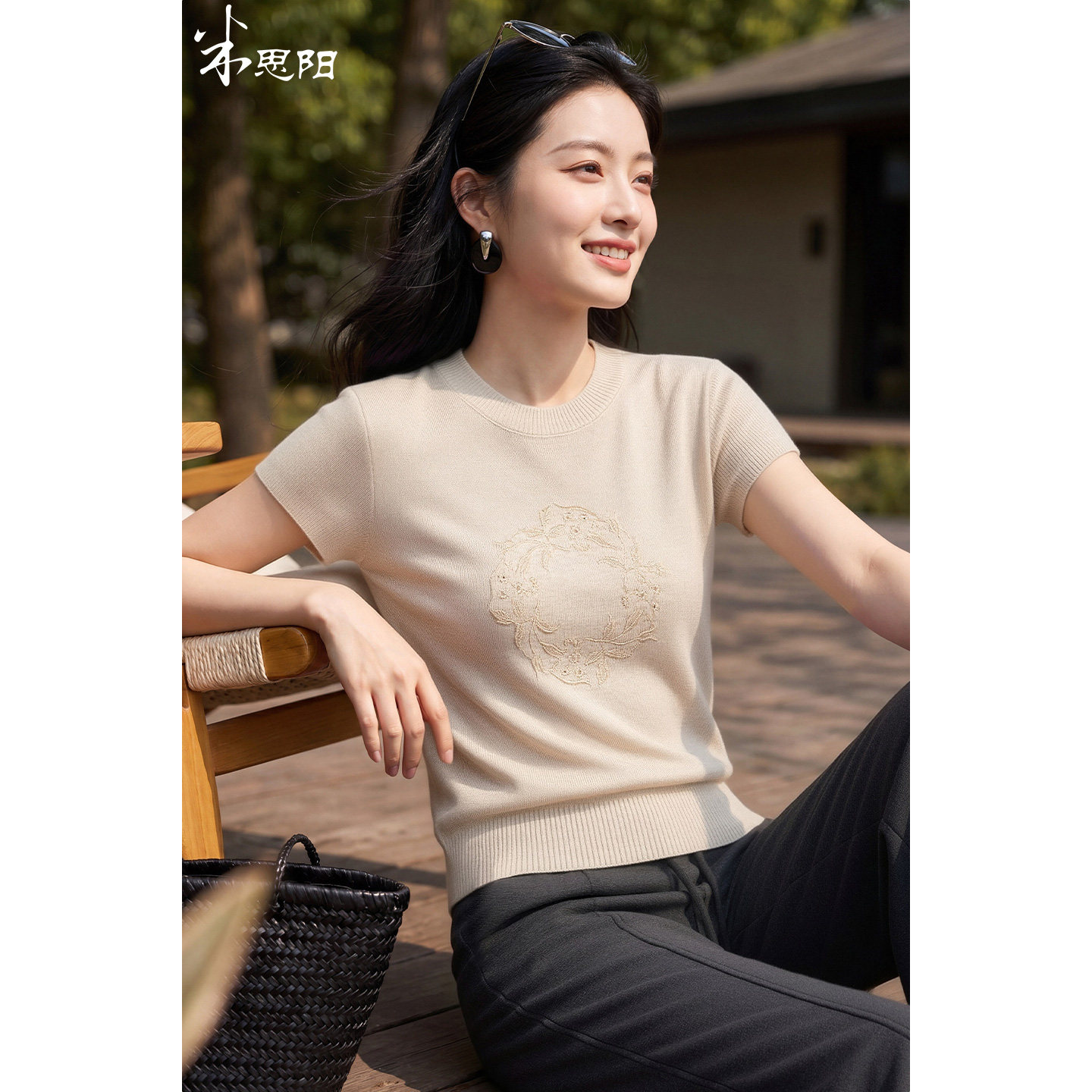 米思阳杏色刺绣提花短袖针织衫女图片