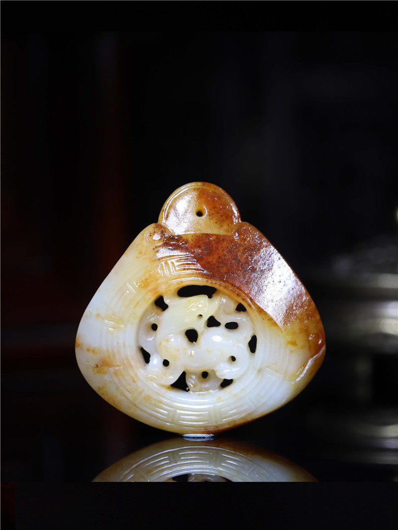 玉秀新疆和田玉籽料螭龙牌吊坠男女挂件苏工雕刻羊脂定制带证书