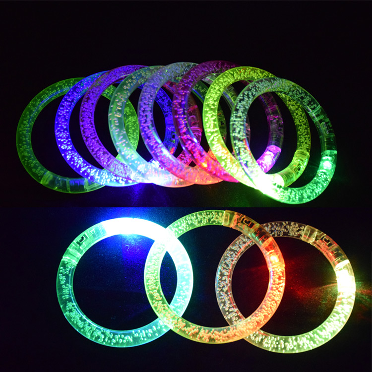 地推微商亚克力气泡手镯 发光手环七彩灯儿童地摊货源发光玩具在类目 玩具/童车/益智/积木/模型, 电子/发光/充气/整蛊玩具, 发光玩具中 - 来自Buy2taobao.com提供专业的淘宝代购服务