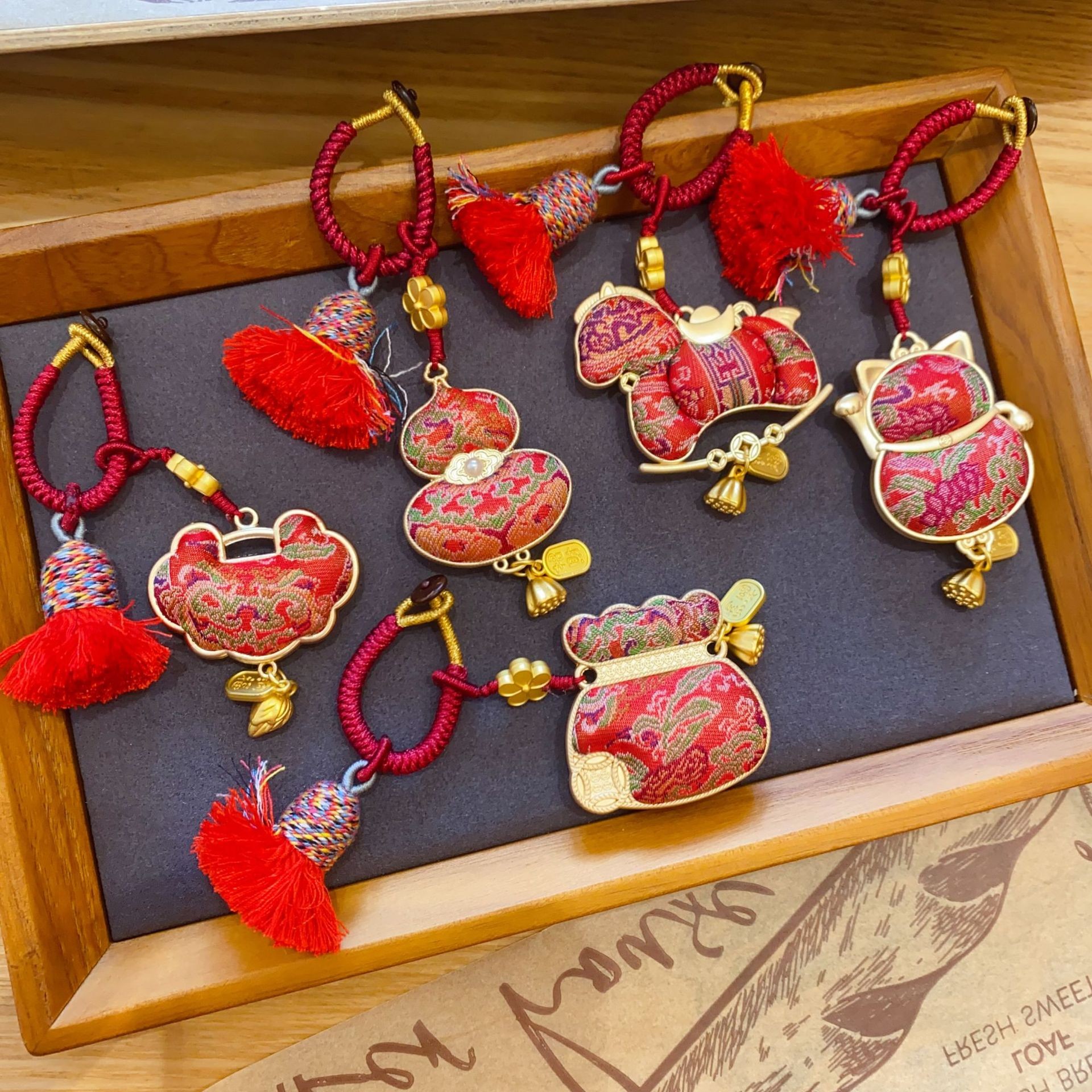 红八达运非遗宋锦小马挂件包挂