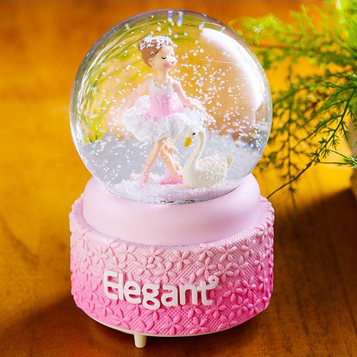 彩灯飘雪花芭蕾女孩水晶球音乐盒