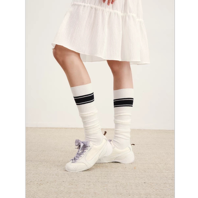 LOSTINECHO牛皮薄底足球鞋女