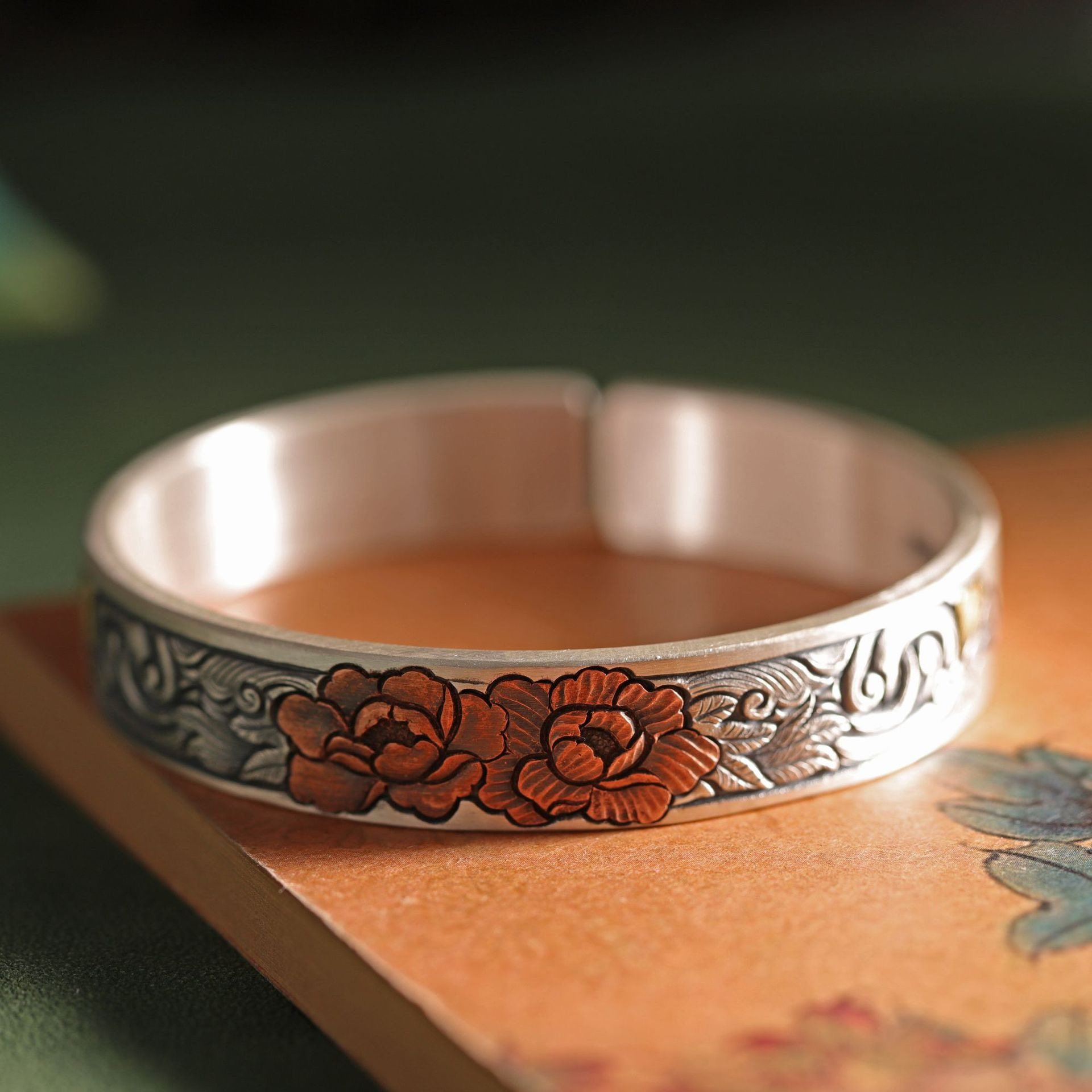 手工足银999牡丹花手镯女开口手工錾刻做旧民族风纯银镯子礼物