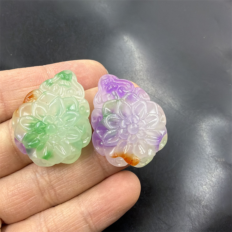 四海玉器 新款三彩巴山翠玉花朵吊坠 挂件 玉坠