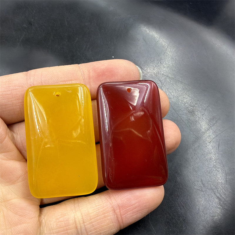 四海玉器 新款大号黄玛瑙无事牌吊坠 红色玉髓面包牌挂件 玉坠
