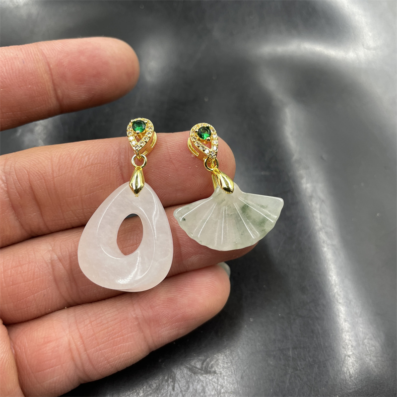 四海玉器 镶嵌白底青天山翠玉小扇子吊坠 羊脂白玉镂空水滴挂件