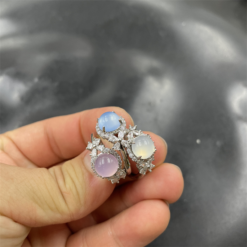 四海玉器 镶嵌冰种女款白玉髓戒指 在逃公主白玛瑙戒指 粉色戒指