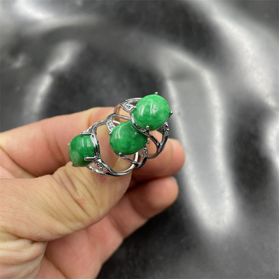 白底青阳绿色翠玉戒指指环