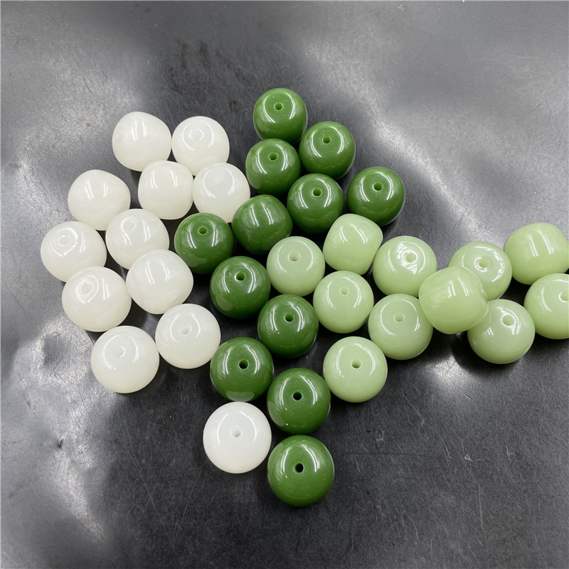 四海玉器 外蒙料仿碧玉老形珠散珠 仿和田白玉筒珠 草绿色算盘珠图片