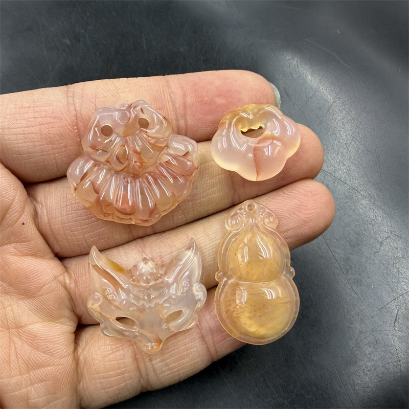 四海玉器 新款冰种彩色玉髓玛瑙狐狸面具吊坠 如意锁 葫芦 衣裳