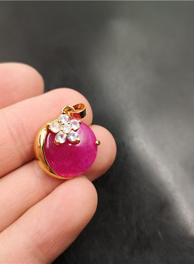 玉器电镀舒俱来月亮吊坠粉紫色