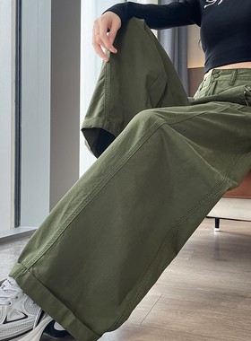 纯棉绿色工装弯刀阔腿牛仔裤女2026春季新款超火宽松显瘦加长遮肉