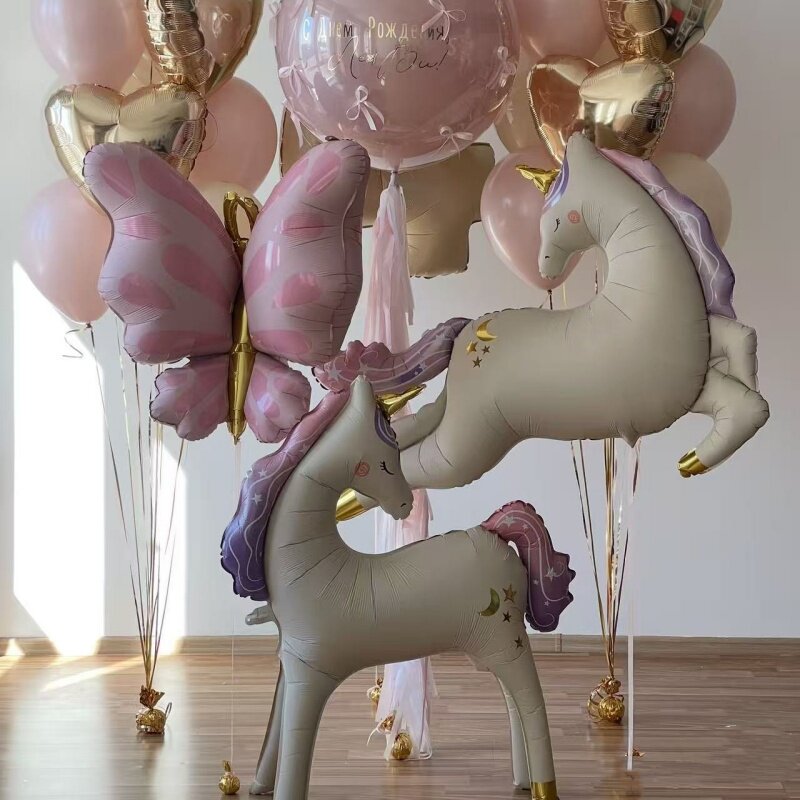 独角兽造型铝膜气球儿童生日场景