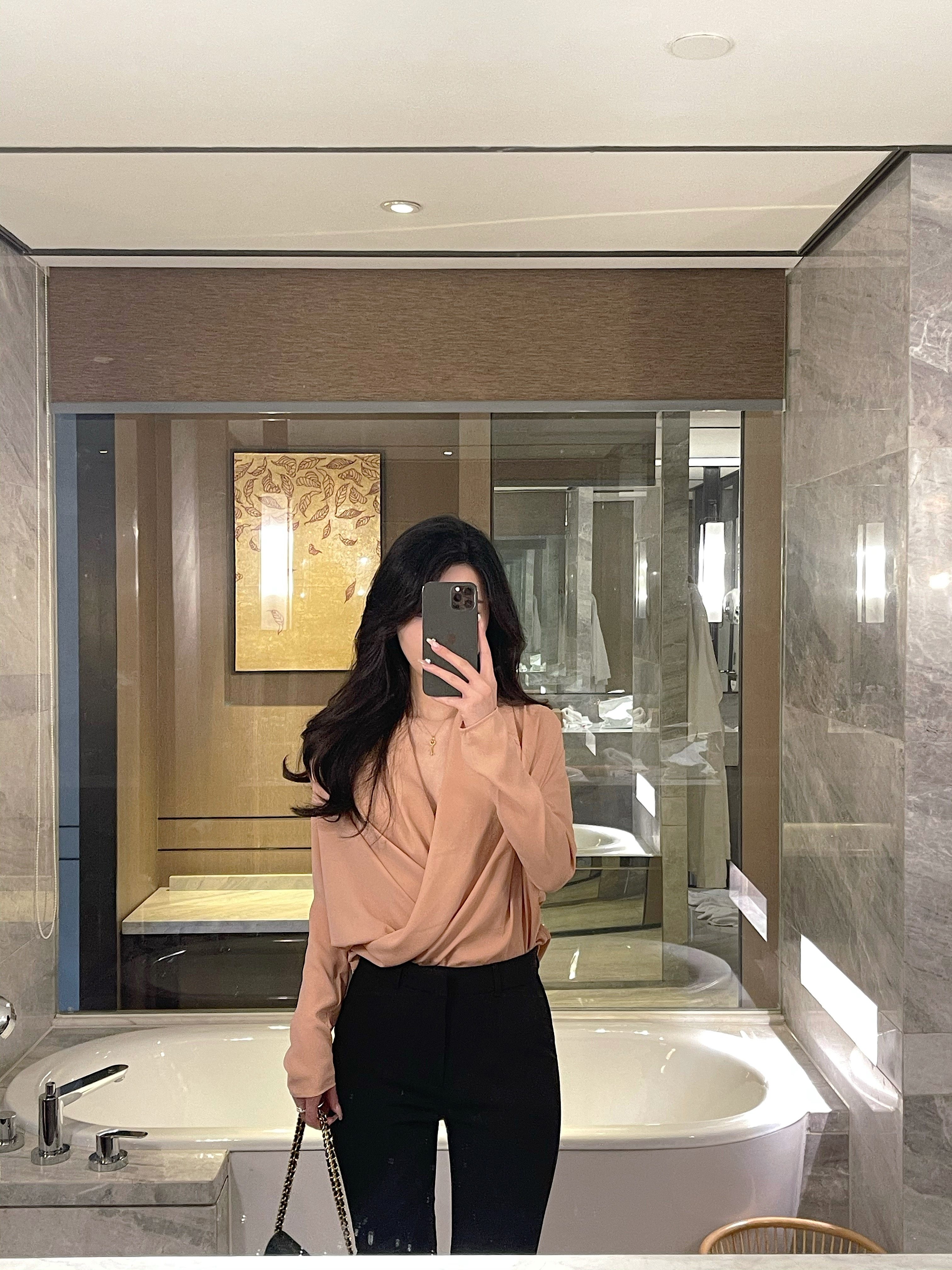 mmm collection【清仓特价】垂感极简交叉荡领通勤衬衫女气质