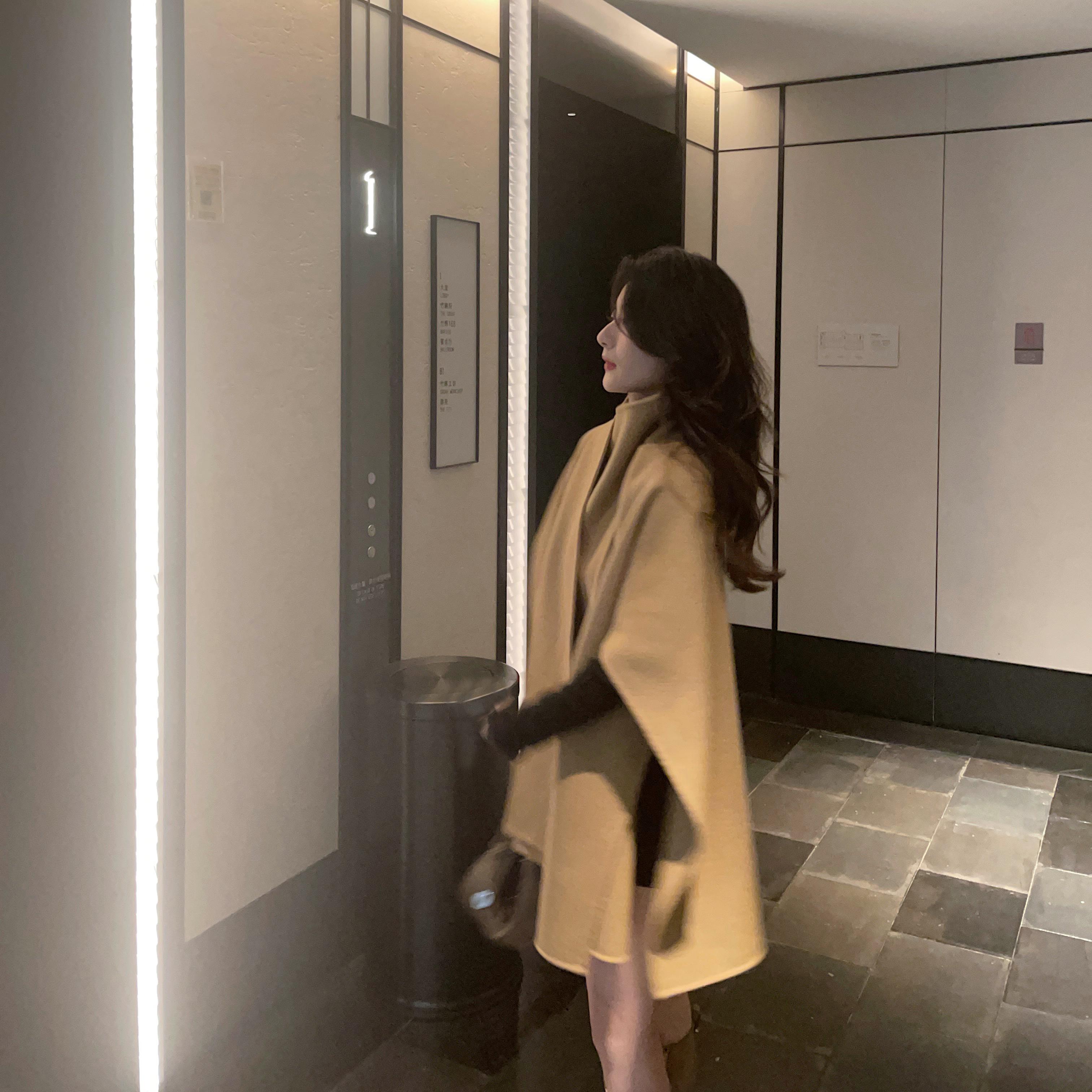 质感羊毛双面呢围巾领斗篷大衣