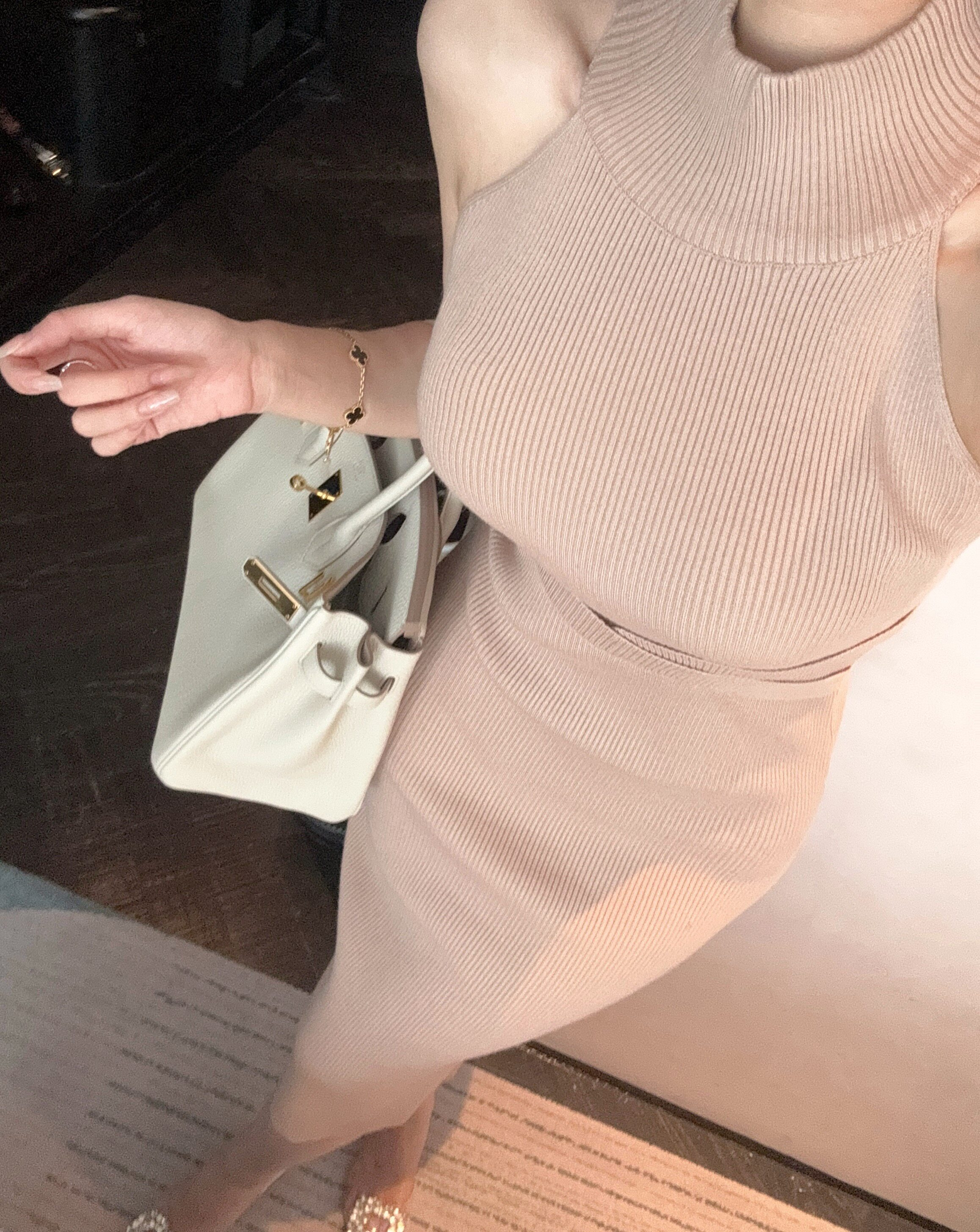 韩系姐姐风露肩纯欲针织连衣裙