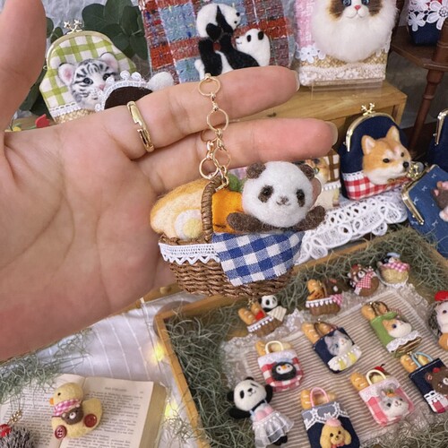 棕色熊猫篮子挂件可拍