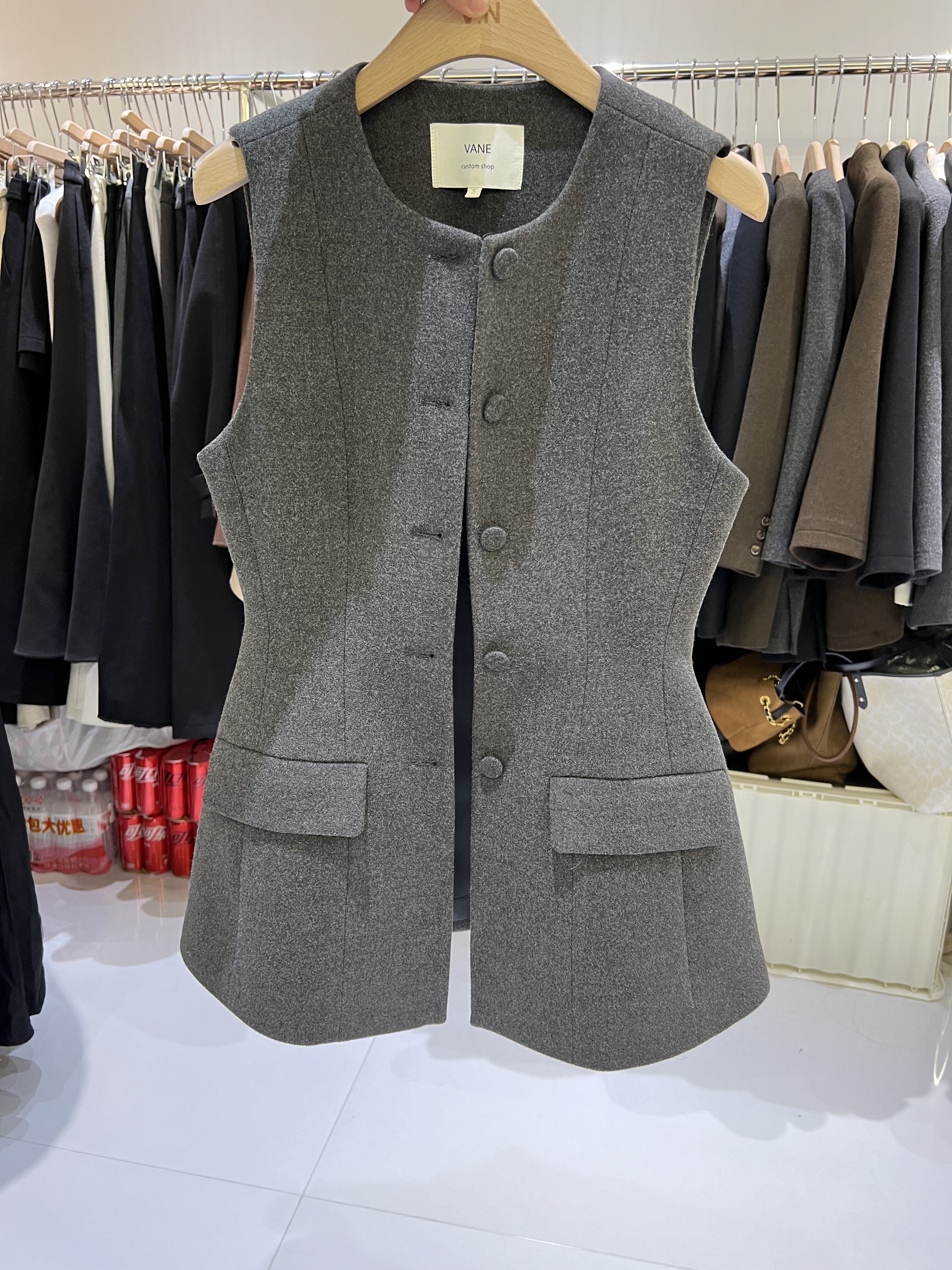 Vane韦恩沙漏腰无袖呢料马甲裙冬季新款收腰西装马甲外套女高级感