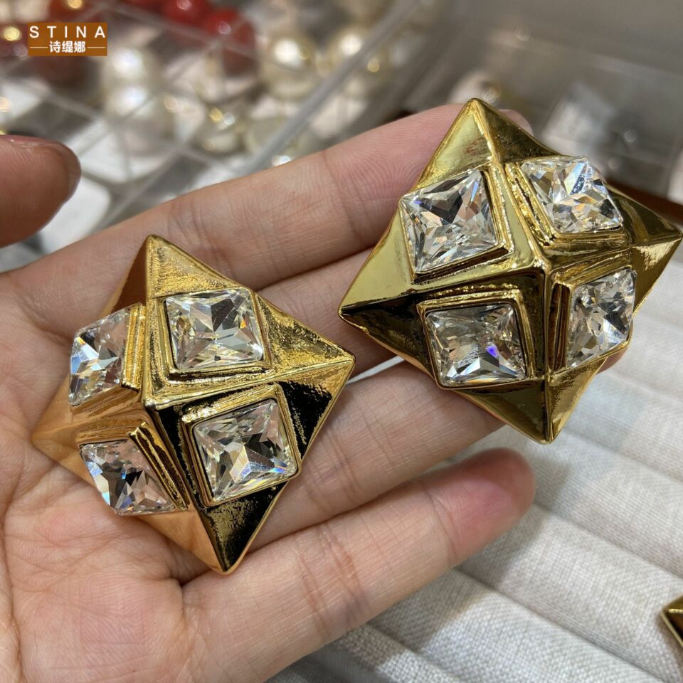 STINA新款Luo兰T台走秀款几何菱